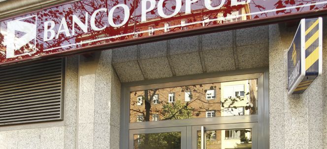 Vista de una sucursal del Banco Popular. EFEArchivo