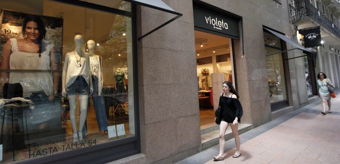 Tienda de Violeta by Mango en la calle de Velázquez.