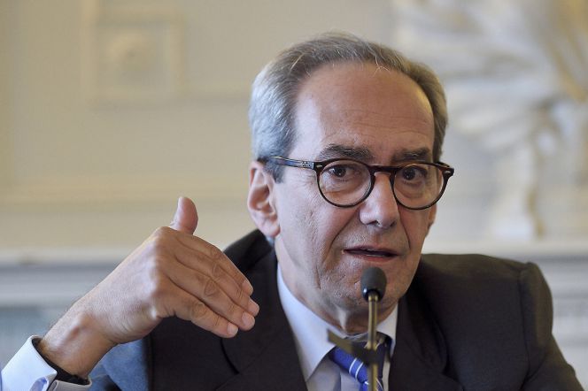 El consejero delegado del BBVA, José Manuel Gonzalez-Páramo, durante su intervención enla inauguración del Curso de la UIMP y la APIE.