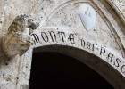 Italia suspende la cotización de cinco de sus bancos Italia suspende la cotización de cinco de sus bancos