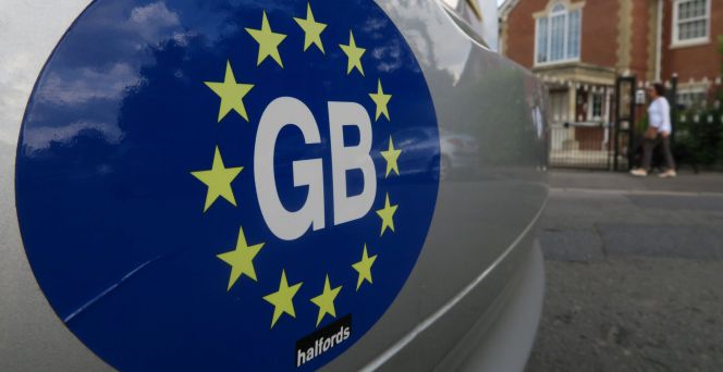 S&P: el 'brexit' arrebata a Reino Unido la triple A