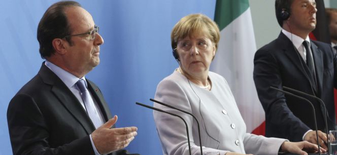 KNO45 BERLÍN (ALEMANIA) 27062016.- La canciller alemana, Angela Merkel (c), el presidente francés, François Hollande (izq), y el primer ministro italiano, Matteo Renzi.