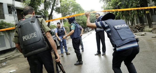 Al menos 20 muertos en una ataque terrorista en Bangladesh