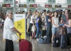 Vueling culpa del caos en el Prat a la huelga de Francia Vueling culpa del caos en el Prat a la huelga de Francia