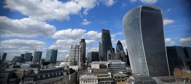 Aviva bloquea su fondo inmobiliario en Londres