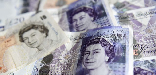 Un montón de Libras en billetes, en Londres (Reino Unido). EFEArchivo