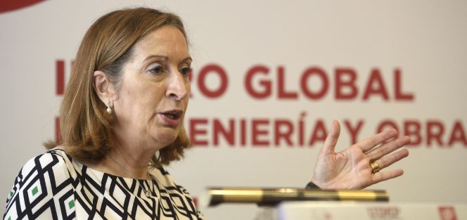 La ministra en funciones de Fomento, Ana Pastor