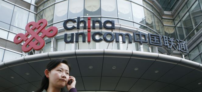 Telefónica vende un 1,5% de China Unicom por 322 millones