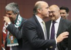 Rajoy exprime a las empresas para cumplir con el déficit Rajoy exprime a las empresas para cumplir con el déficit