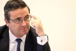 “Construcción, telecos, consumo y el automóvil deben alinearse”