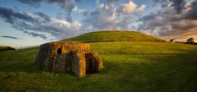 Newgrange, en el valle de Boyne, condado de Meath.