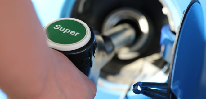 Las mejores tarjetas para pagar el combustible estas vacaciones