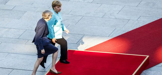 Merkel pide a May que aclare la relación que quiere con la UE