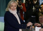 Le Pen se abre paso en una Francia descabezada Le Pen se abre paso en una Francia descabezada