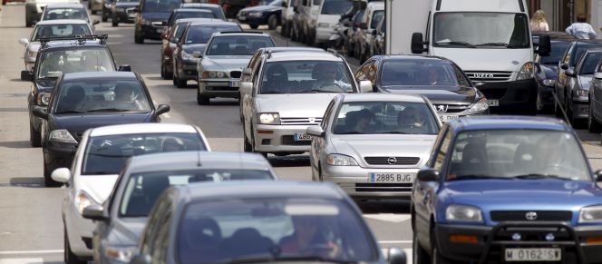 El parque de coches rompe con tres años de caídas