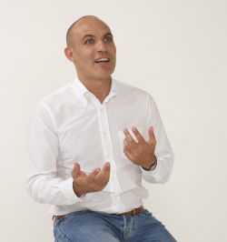 Bernardo Hernández: “Los ‘Amancios’ y ‘botines’ deben entrar en capital riesgo”