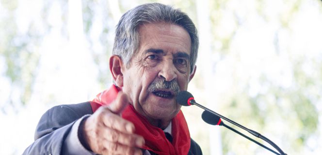 El presidente de Cantabria, Miguel Ángel Revilla, durante su intervención en los actos conmemorativos del Día de Cantabria