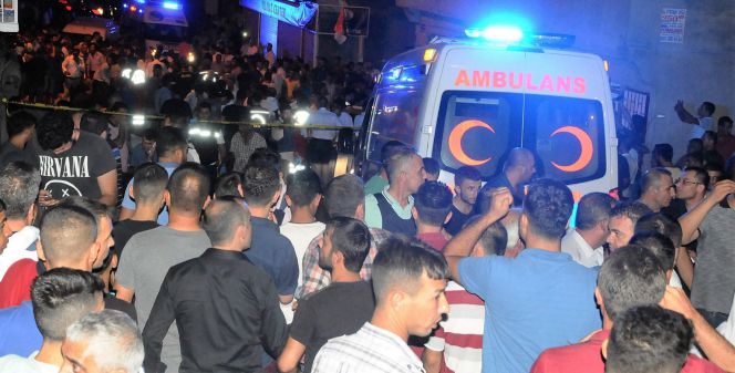 Una ambulancia en la zona del ataque terrorista de Turquía.