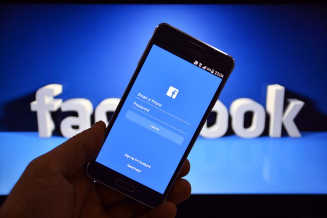 Facebook reproducirá automáticamente cualquier vídeo, y con sonido