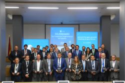 Foto de familia de algunos de los representantes de las 75 empresas inspiradoras.