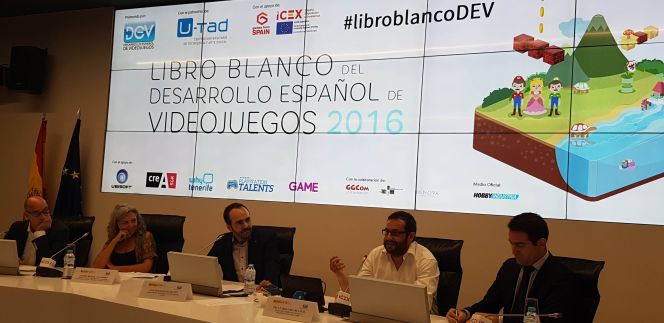 Representantes de los partidos políticos durante la presentación del Libro blanco del desarrollo español de Videojuegos 2016.