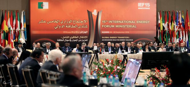 Reunión de los representantes de los países que conforman la OPEP en Argelia.