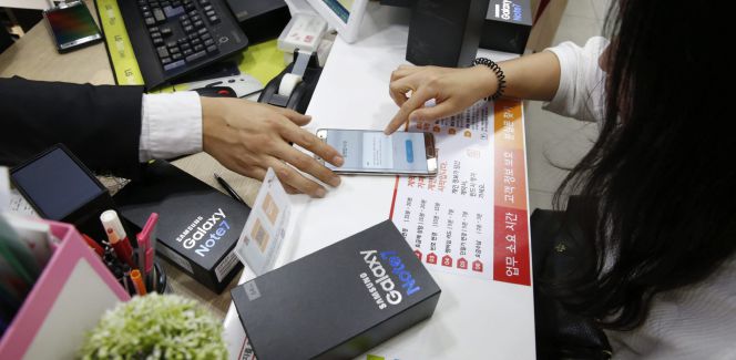 Samsung comienza a entregar los nuevos Galaxy Note 7 con el fallo de la batería resuelto.