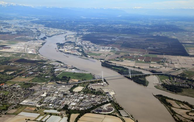 Recreación del futuro puente que sustituirá al túnel George Massey en el área de Vancouver (Canadá).