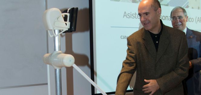 Prototipo de asistente personal robótico (APR), un desarrollo de la cátedra Indra-Fundación Adecco de la Universidad de Lleida.