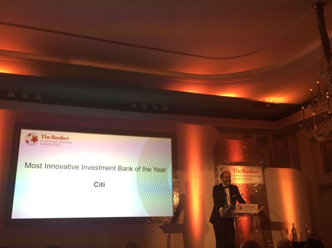 Ignacio Gutiérrez-Orrantia, Co-Head EMEA Strategic Coverage de Citi, en la recogida del premio.