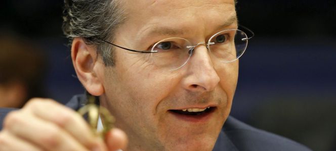 Guindos acusa a Bruselas de sembrar dudas sobre la banca