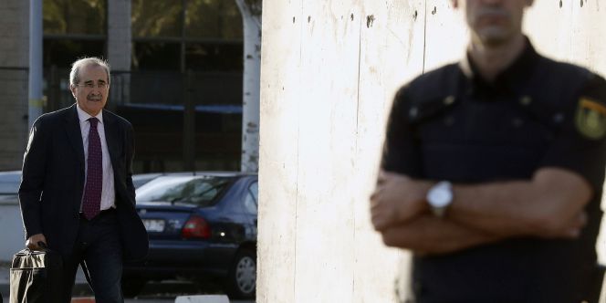 El exministro socialista Virgilio Zapatero a su llegada esta mañana a la Audiencia Nacional en San Fernando de Henares donde continúa el juicio de las "tarjetas black" de Caja Madrid, en el que el expresidente de Caja Madrid Rodrigo Rato declara hoy. EFEChema Moya