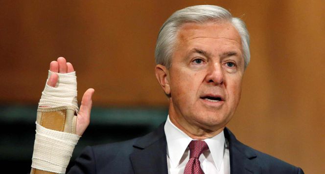 John Stumpf testifica ante una comisión parlamentaria en Washington.