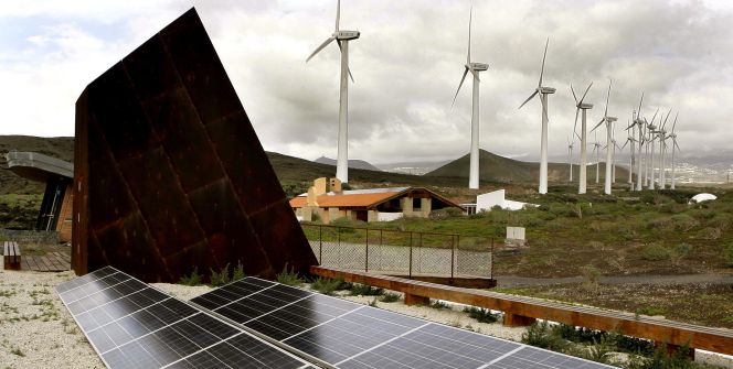 Planta solar y eólica de Canarias.