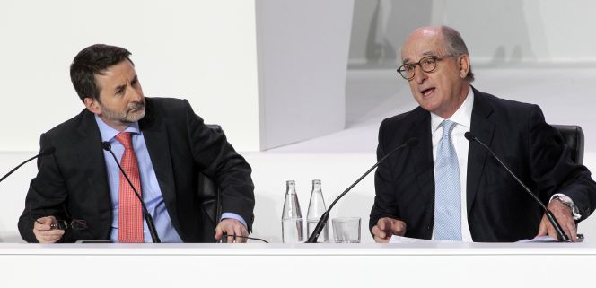 Josu Jon Imaz, consejero delegado de Repsol, junto a Antonio Brufau, presidente de la petrolera española.