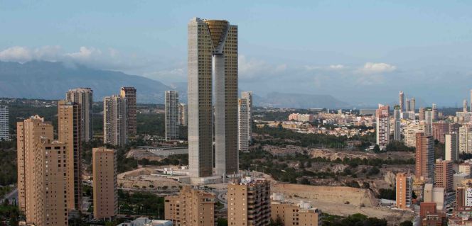 Sareb denuncia ante la Fiscalía desvío de fondos en el 'coloso' de Benidorm