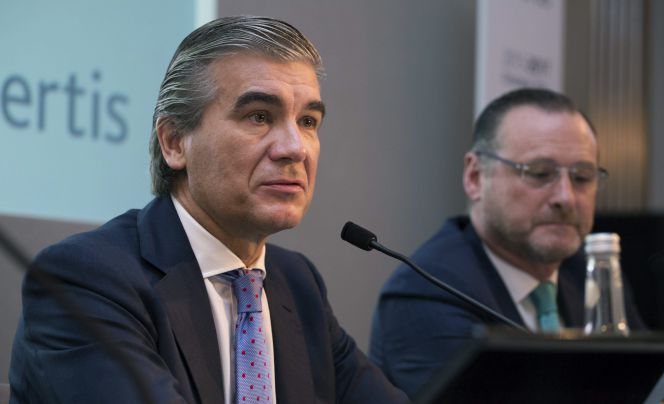 El consejero delegado de Abertis, Francisco Reynés, junto a José Aljaro, director general financiero del grupo.