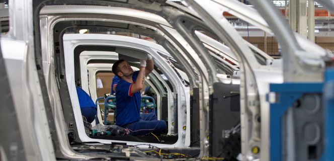 El sector de la automoción pide apoyo a la competitividad y espera cambios fiscales
