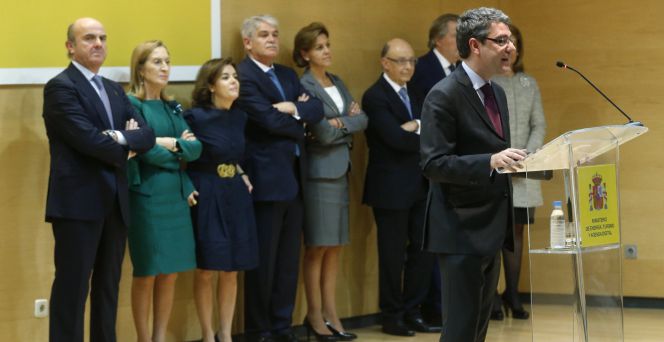 El nuevo ministro de Energía, Turismo y Agenda Digital, Álvaro Nadal, durante su discurso tras recibir la cartera de manos de su antecesor en estas funciones, el ministro Luis de Guindos, durante el acto de su toma de posesión.