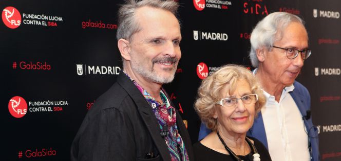 Miguel Bosé, Manuela Carmena y Bonaventura Clotet, durante la presentación de la gala en Madrid.