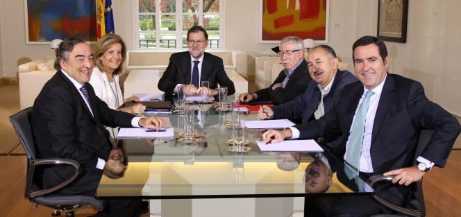Hacia un pacto político, económico y social