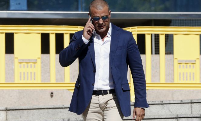 El principal acusado por la tragedia del Madrid Arena, Miguel Ángel Flores, a su salida de la Audiencia Provincial de Madrid que le condenó a cuatro años de cárcel