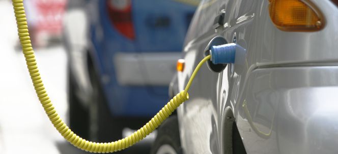 Daimler, BMW, Ford y VW crearán una red europea de electrolineras