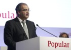 El consejo de Popular cesa a Ron y le pide que siga dirigiendo el banco El consejo de Popular cesa a Ron y le pide que siga dirigiendo el banco