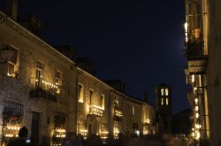La villa medieval de Pedraza iluminada.