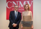 La CNMV sanciona a Bankia y a BBVA con 400.000 euros La CNMV sanciona a Bankia y a BBVA con 400.000 euros