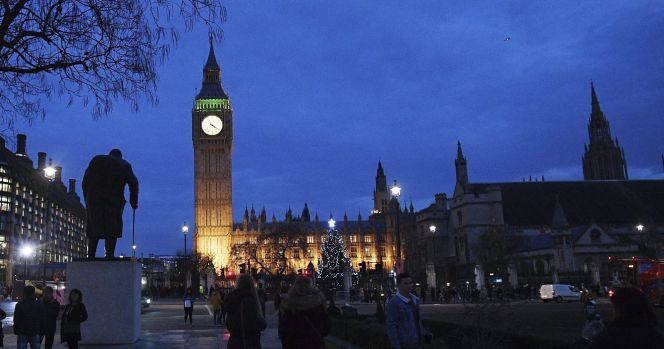 Vista del Big Ben en las Casas del Parlamento en Londres (Reino Unido) hoy, 7 de diciembre de 2016.