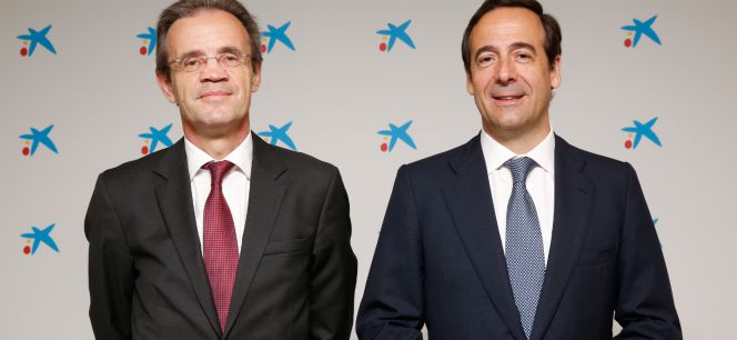 Jordi Gual, presidente de CaixaBank, y Gonzalo Gortázar, consejero delegado de la entidad