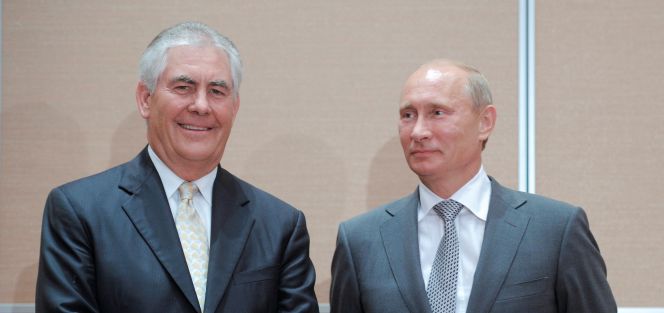 Tillerson y Putin, en 2011, firmando un acuerdo en Sochi (Rusia) en 2011.