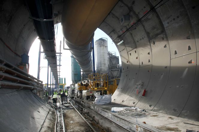 Interior del túnel ferroviario del Pertús días antes de su inauguración.